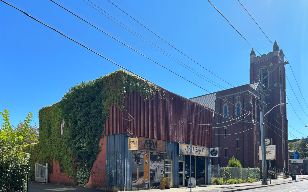 1717 & 1719 Quadra Street